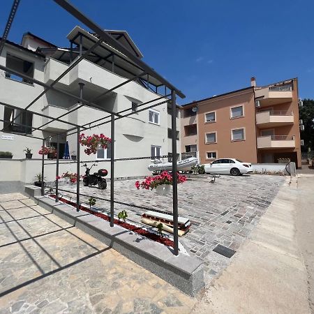 Apartments Melek Medulin Exterior foto